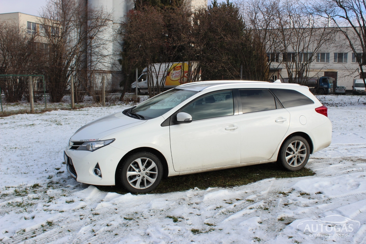 Toyota Auris Combi