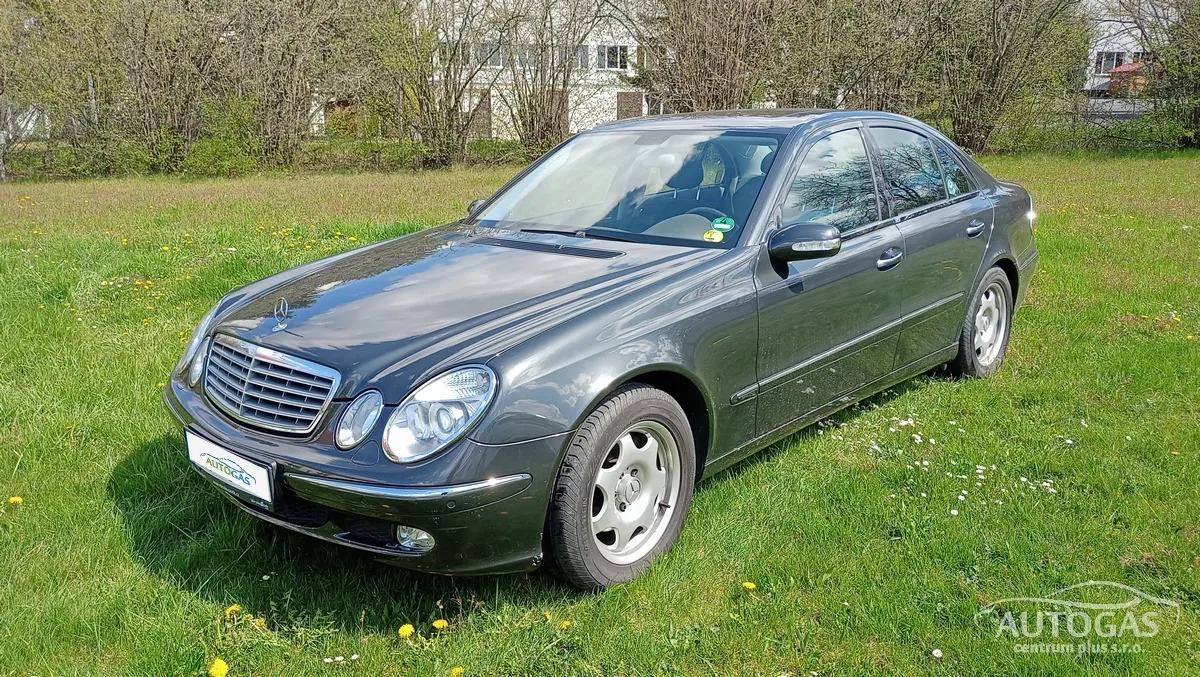 Mercedes Benz E320